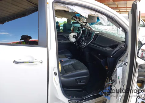 2016 Toyota Sienna Se Premium 8 Passenger z USA, uszkodzony, nr VIN 5TDXK3DC6GS741047